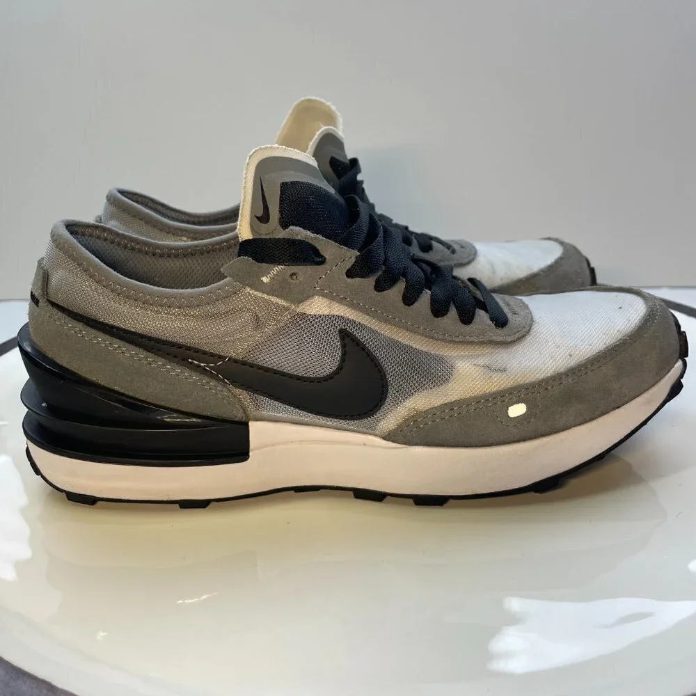 Nike Waffle One SE Boys Size 7Y Cool Grey White Wolf Grey Black - Picture 3 of 8